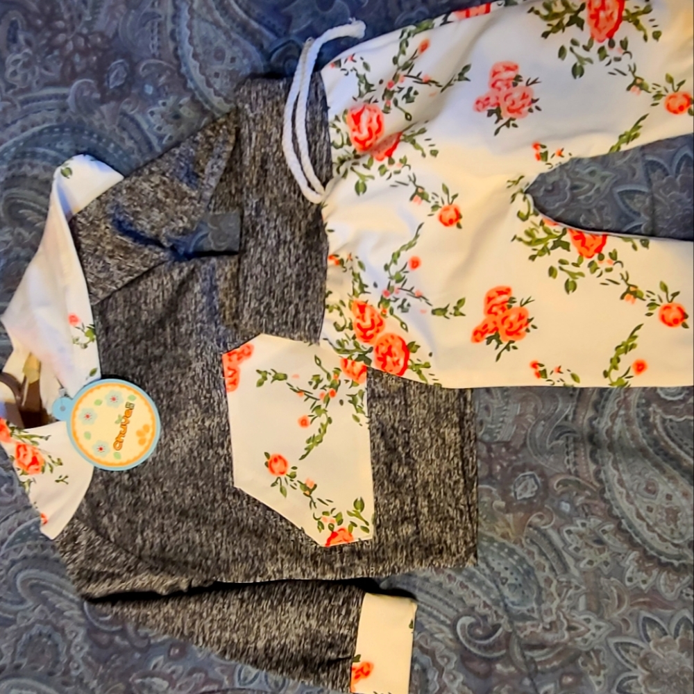 Chuya 3-6 mo baby girl two piece Hoodia set